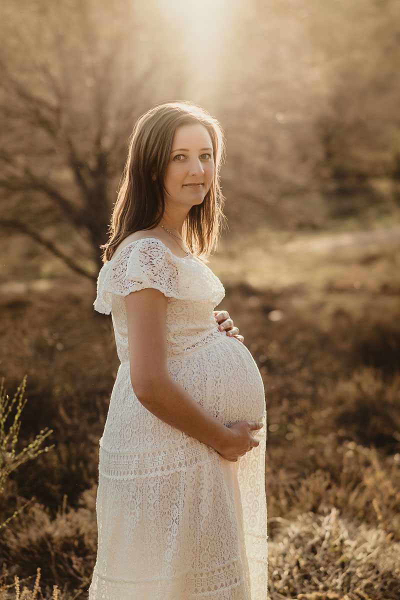 Babybauchfotos beim Familienfotoshooting bei Petra Pietzka Fotografie im Rhein Erft Kreis